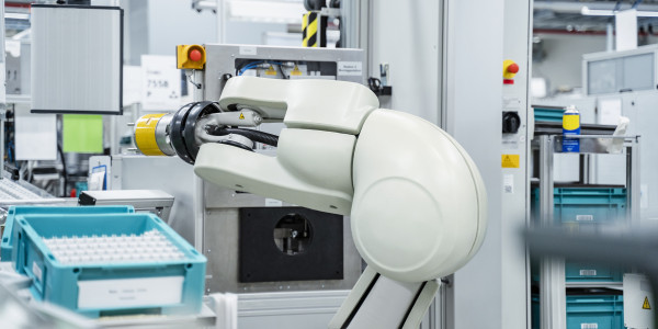 Inteligencia Artificial Industria 4.0 / Deep Learning / IA Horcajuelo de la Sierra · Detección y Lectura de Información para Trazabilidad o similares. Validación de Formas de Grado Simple